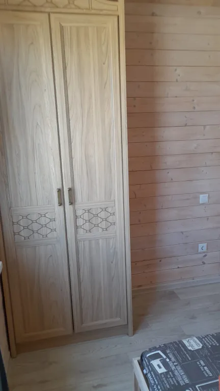 Коттедж с собственной территорией, большой беседкой и мангальной зоной