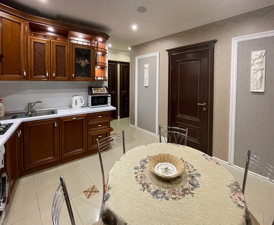 Уютный номер в центре, море - 600 метров