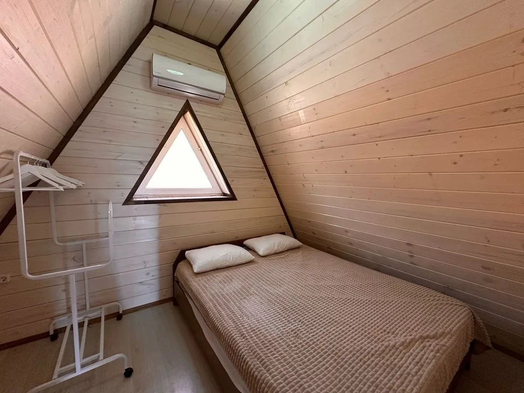 Коттедж с качелей кокон