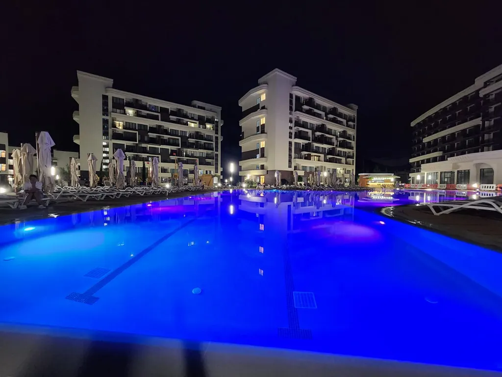 Двухкомнатные апартаменты в апарт-комплексе Атлас с видом на море