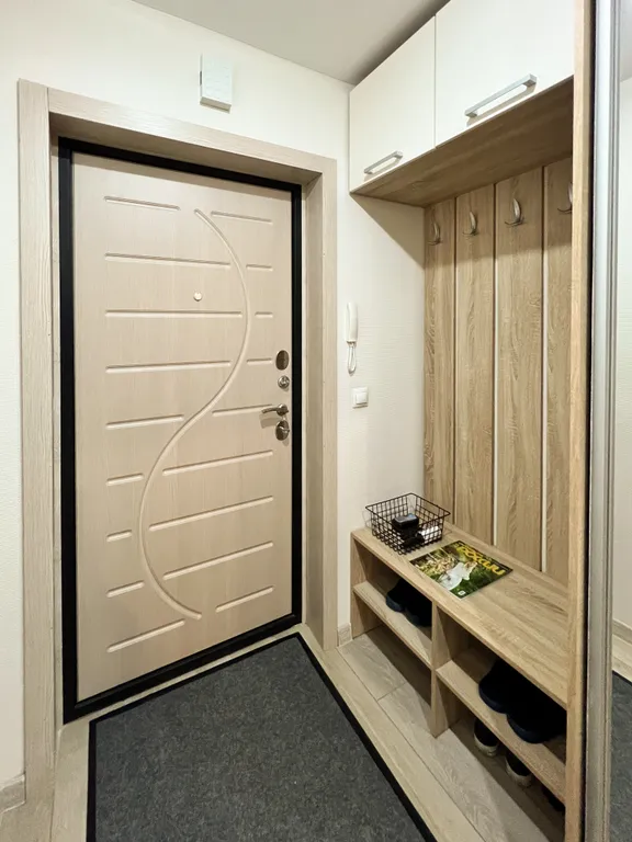 Интересная студия для троих