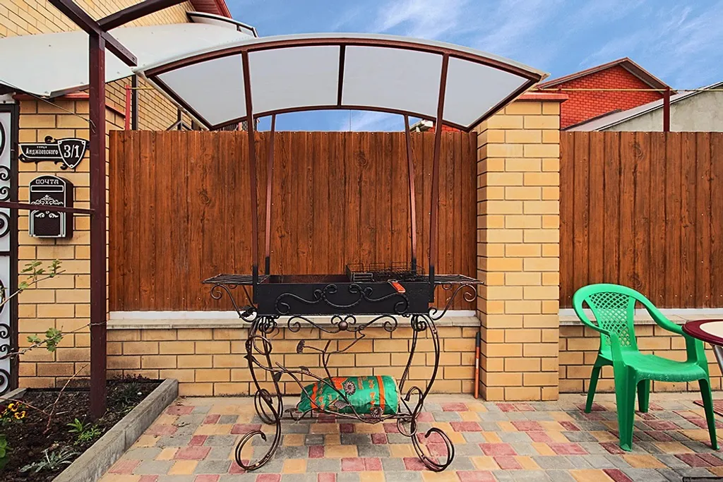 Квартира Однокомнатная квартира 2 на первом этаже двухэтажного дома — Темрюк