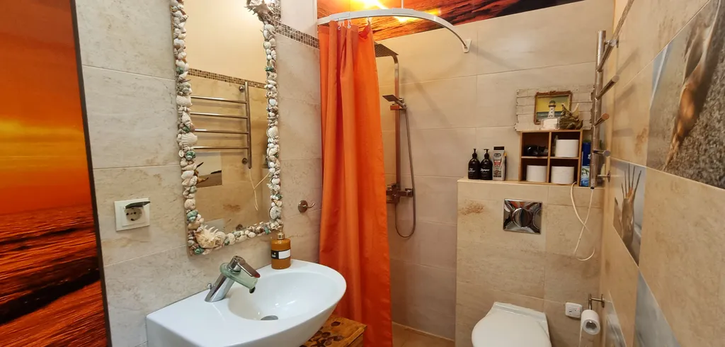 Студия Red в центре у моря