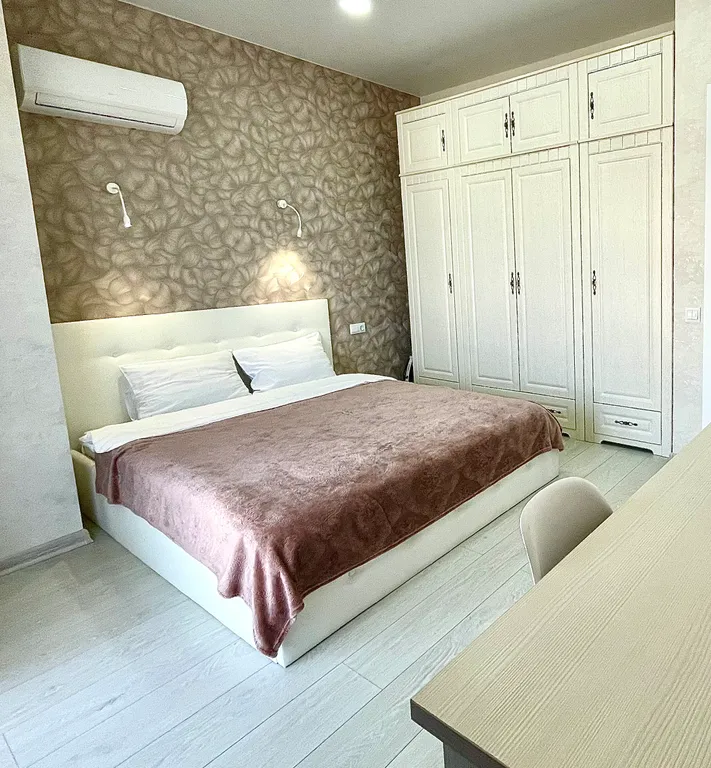 Уютный светлый дом с видом на море