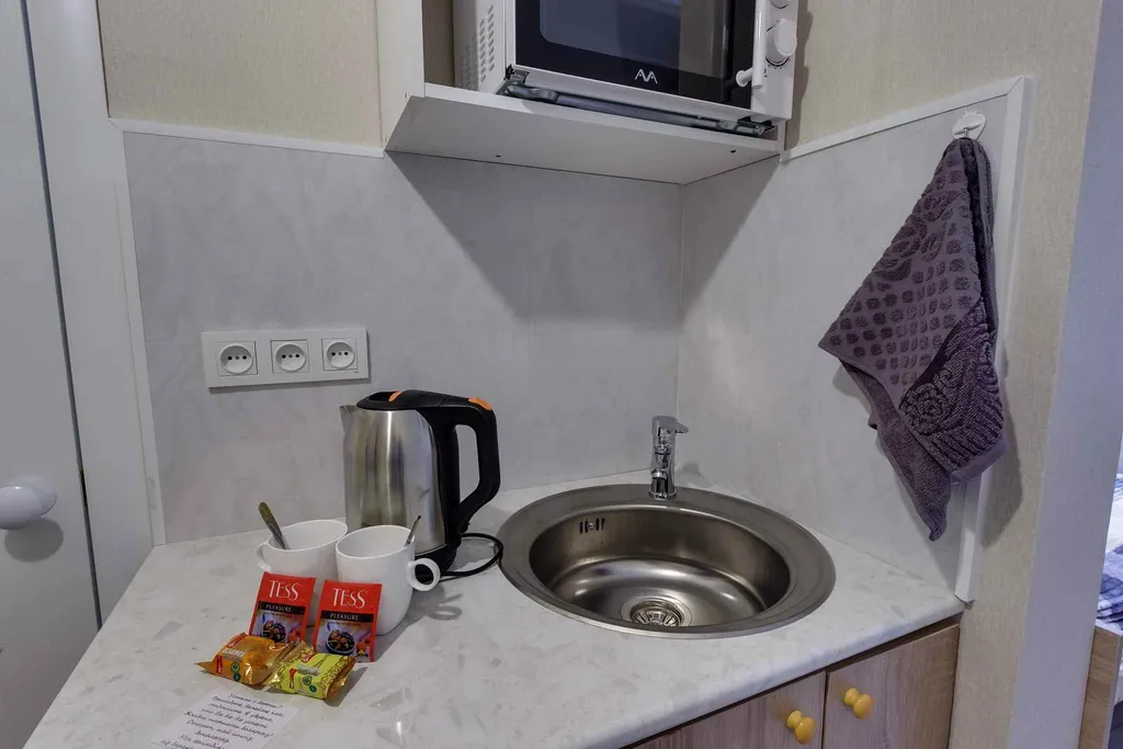 Уютная студия с мини-кухней и собственным санузлом — идеальный бюджетный