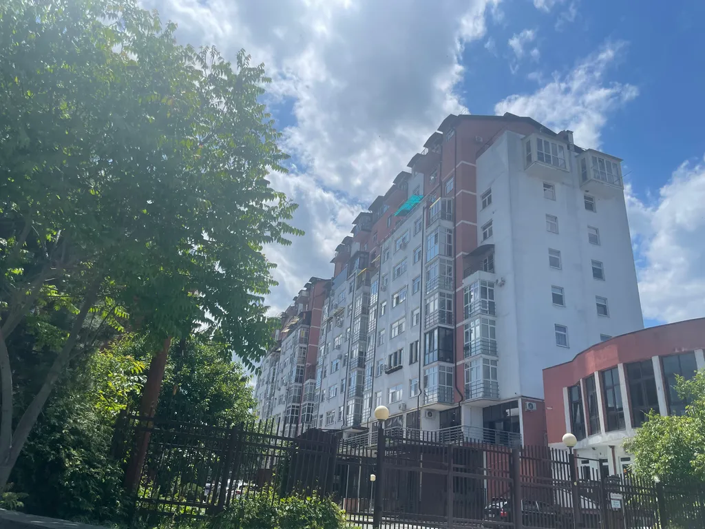 Лофт с террасой в центре на набережной, Закрытый двор