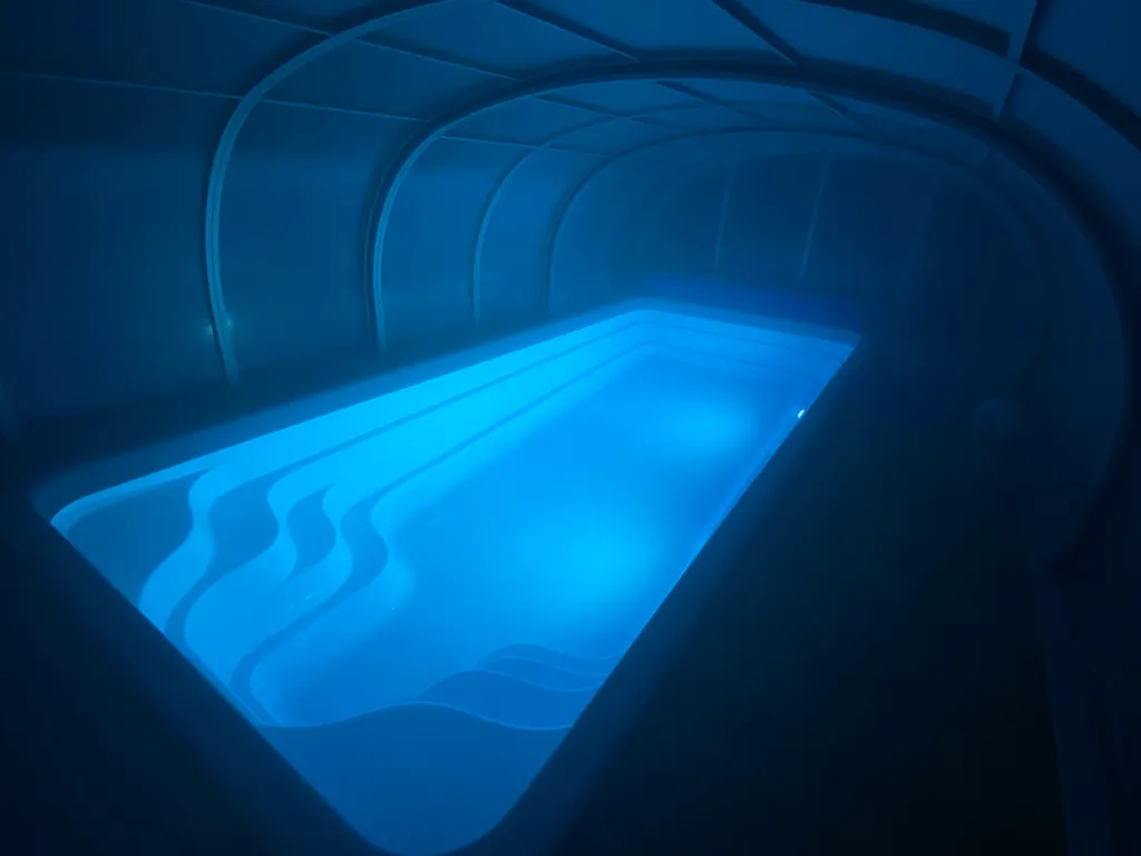 Уютный дом с бассейном на природе