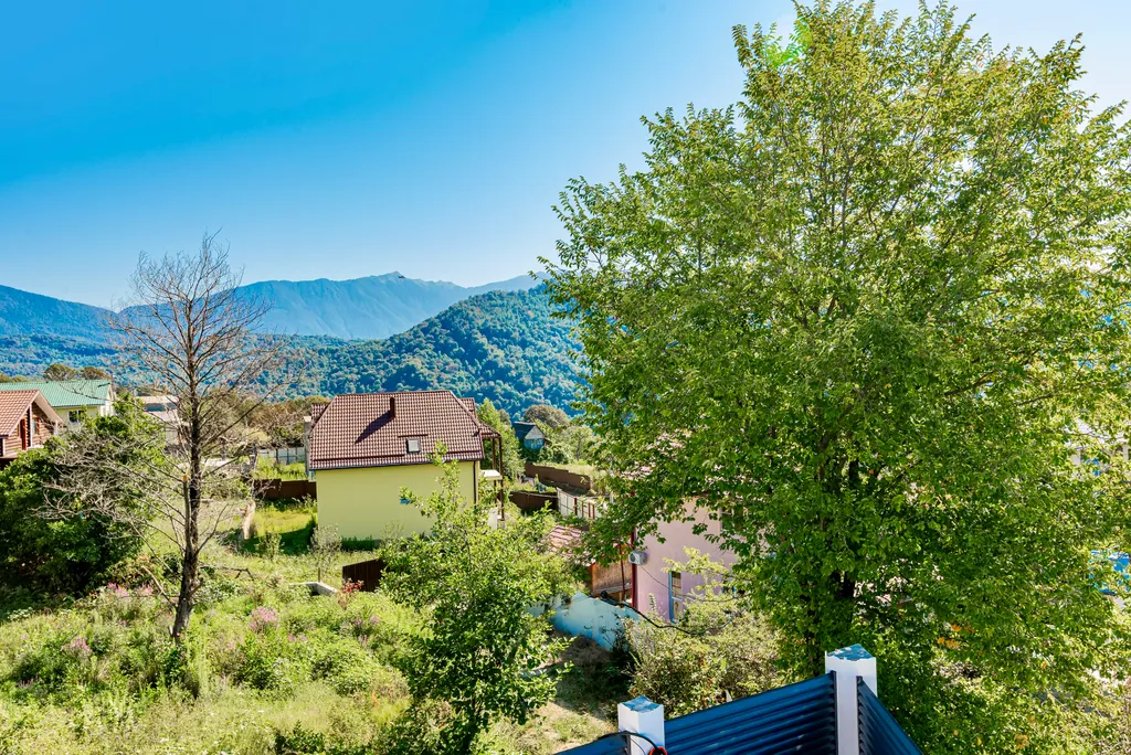 Стильный дом с теплым бассейном и сауной