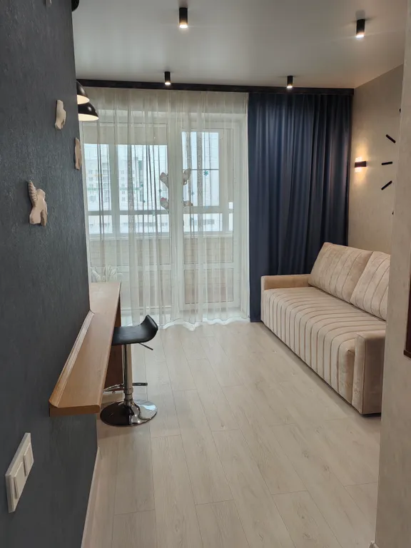 Уютная квартира-студия с кондиционером недалеко от аэропорта — аренда посуточно в Барнаул