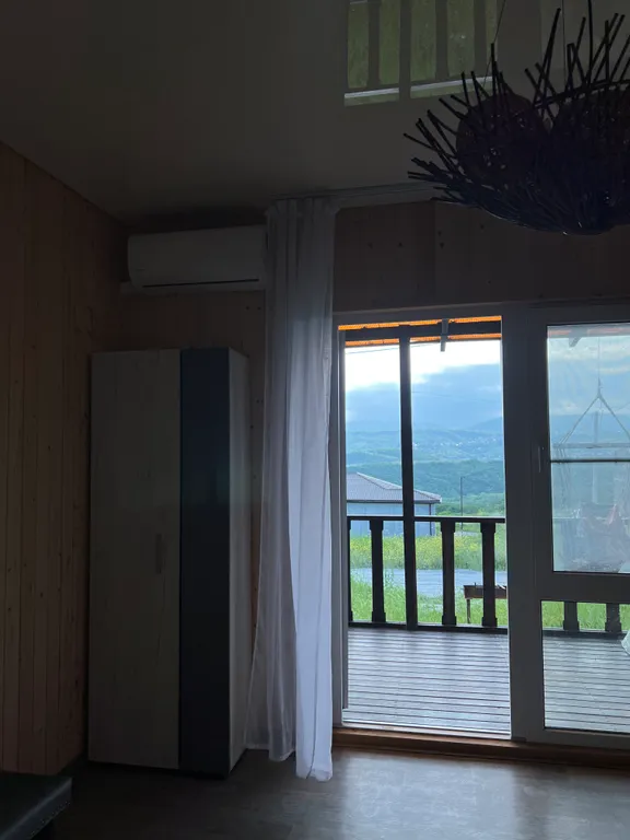 Дом с видом на гору Колдун