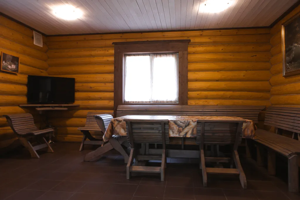 Двухэтажный дом для отдыха на природе с баней