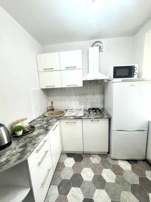 Уютная двухкомнатная квартира с видом на пруд