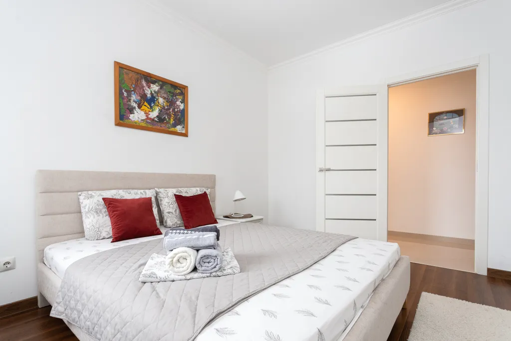 Шикарная Квартира в Центре города, с видом на Верхнее озеро.