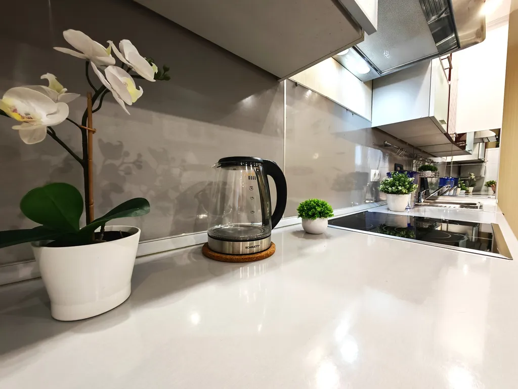 Strawberry Hills Sutki Life