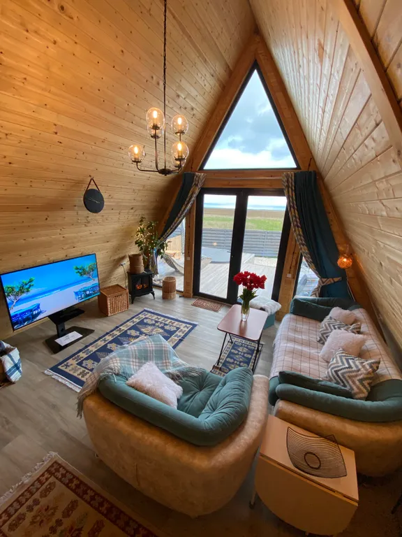 Домик а фрейм для круглогодичного отдыха с джакузи и баней