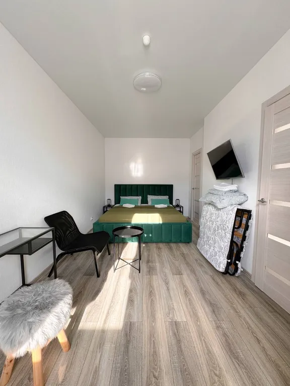 Уютная квартира напротив бассейна со своими лежаками, 7 спальных мест