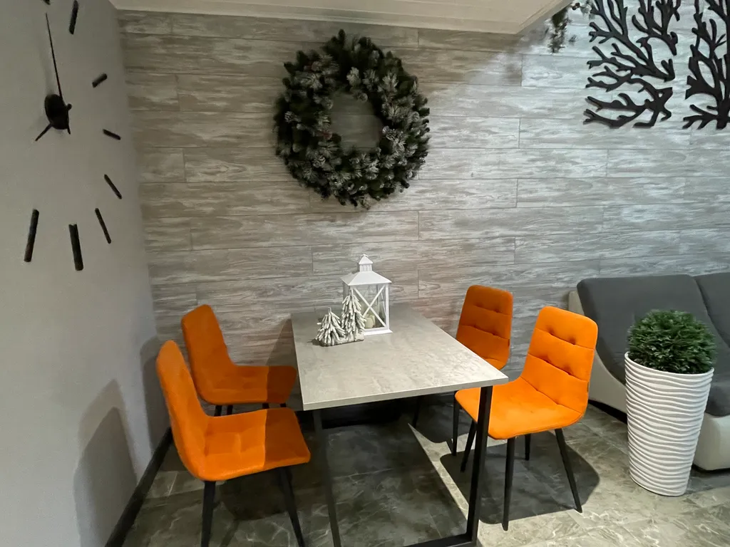 Дом в стиле барнхаус с тёплым бассейном и сауной