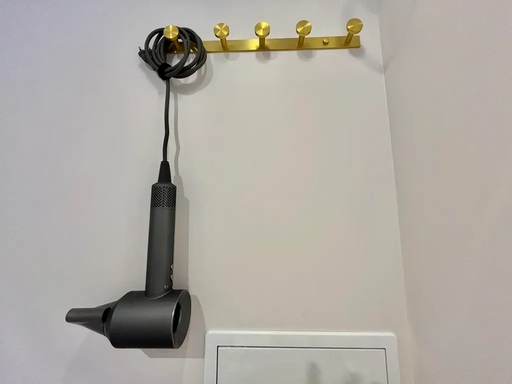 Квартира с панорамными окном в спальне