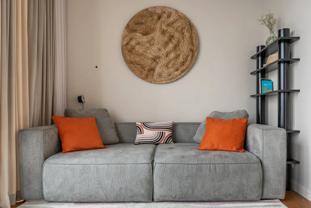 Угловой стильный апартамент с 2 спальнями