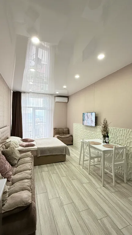 Уютная квартира-студия в центре города для наслаждения видом и комфортом