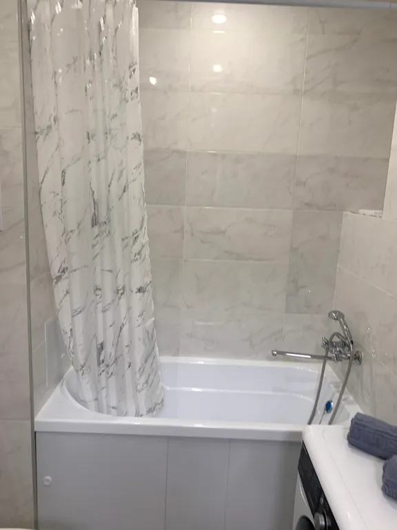 Квартира Уютная студия с кондиционером в доме рядом с аэропортом Толмачево — Обь