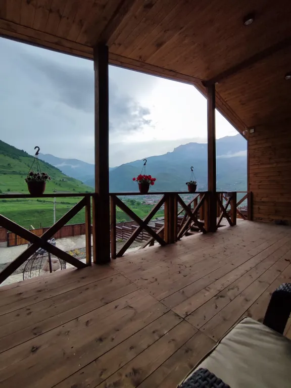 Уютный новый дом с прекрасным видом на горы