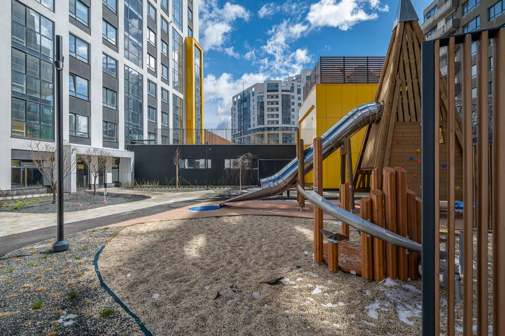 Не в отеле, а в квартире на Репина 77