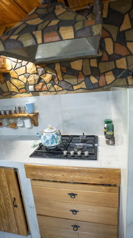 Уютный коттедж с теплым бассейном и большим чаном