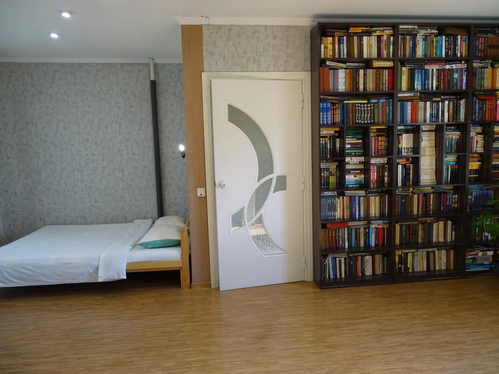 Дом под гнездом