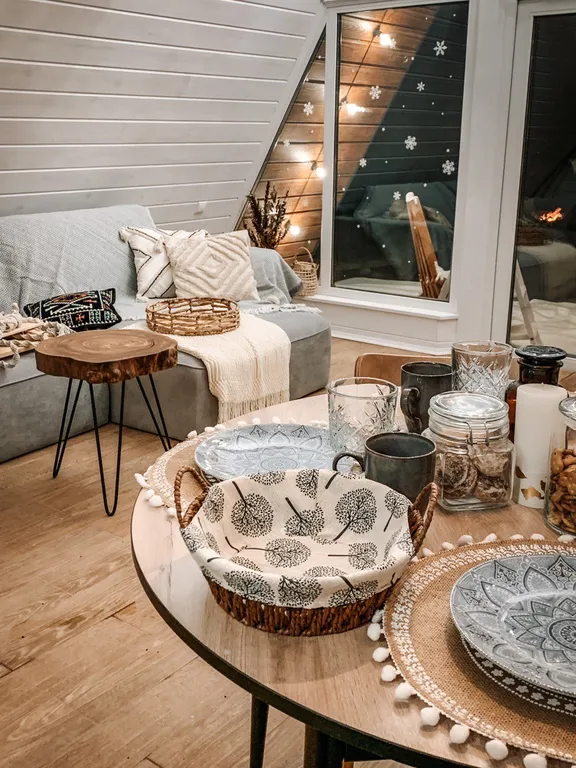 Пpocторный 4-местный А-фрейм с чанoм и банeй нa берегу реки Дубна