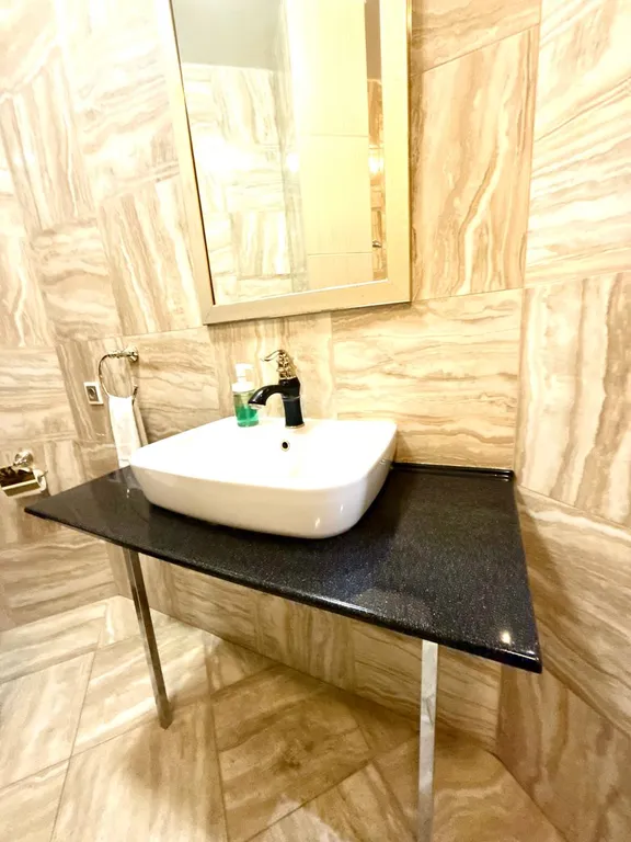 Трехкомнатная квартира на Гостином дворе