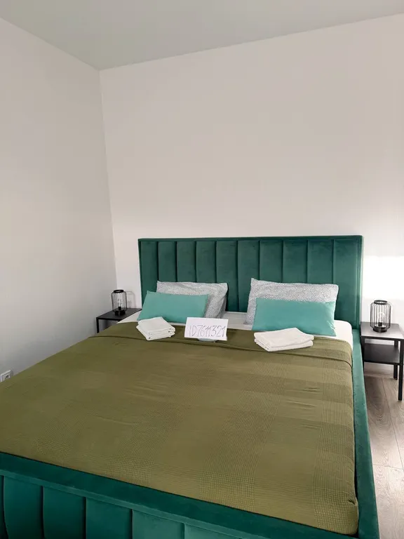 Уютная квартира напротив бассейна со своими лежаками, 7 спальных мест