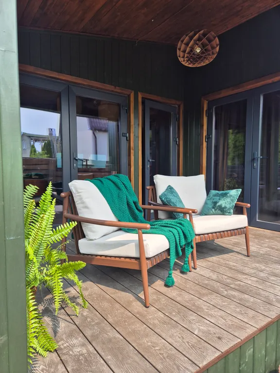 Сказочный уютный домик у моря