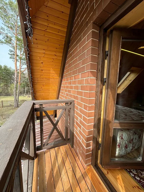 Дом с балконом у озера Нарочь