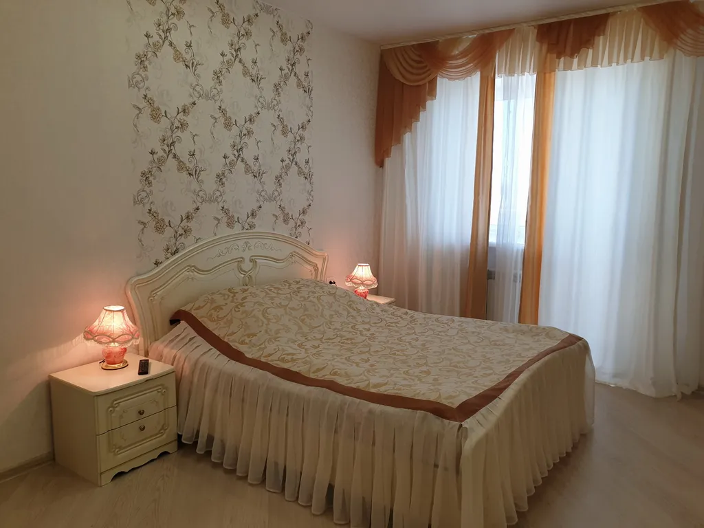 Квартира с видом на реку Волгу и мост