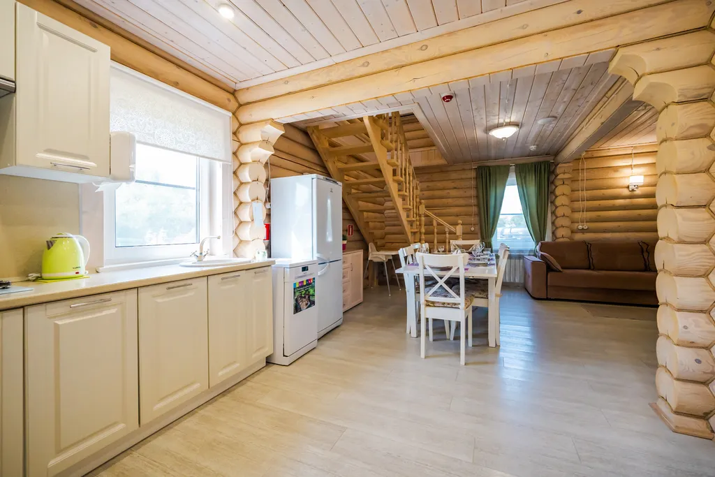 Уютные апартаменты 80 м² c 3-мя спальнями и камином в деревянном доме