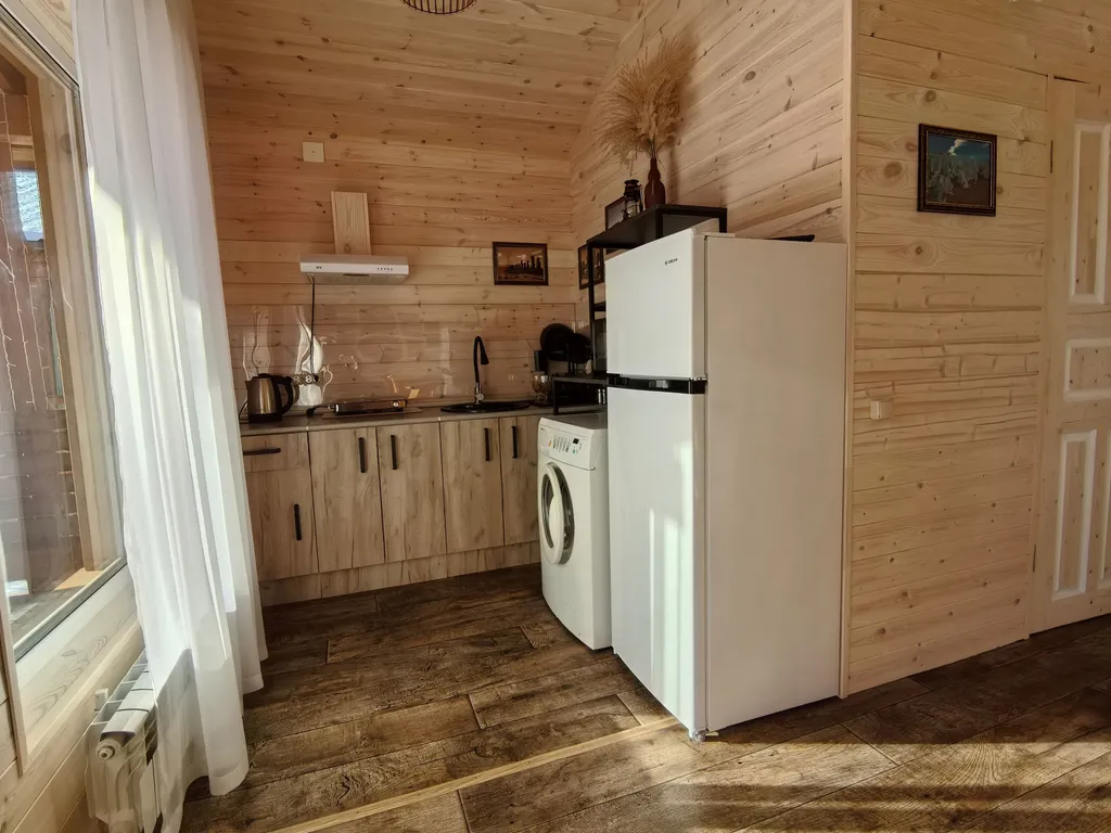 Уютный дом у озера Манжерок