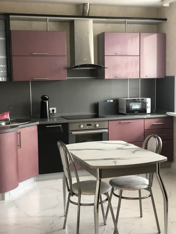 Комфортабельная однокомнатная квартира в центре — аренда посуточно в Нягань