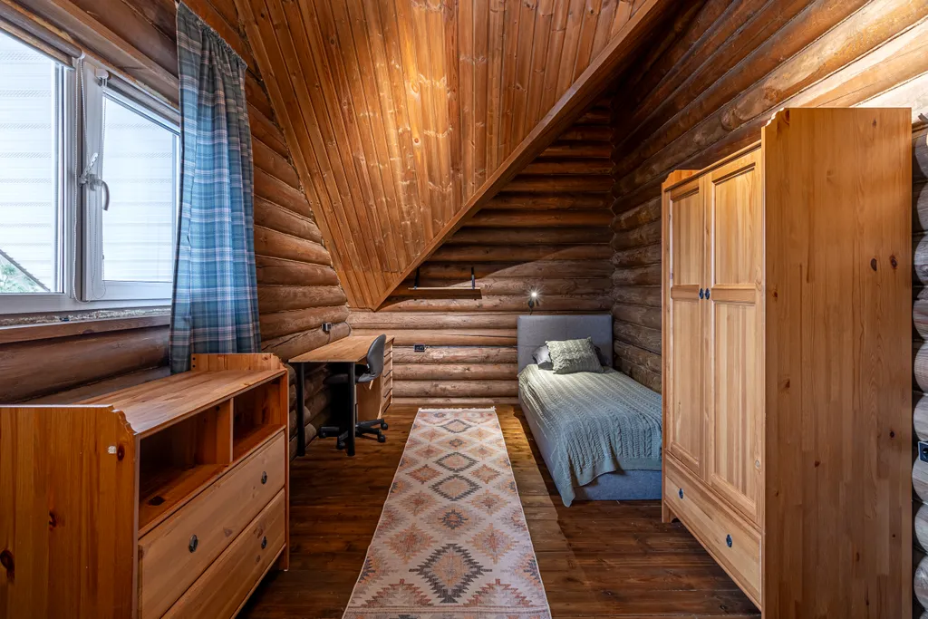 Уютный бревенчатый дом