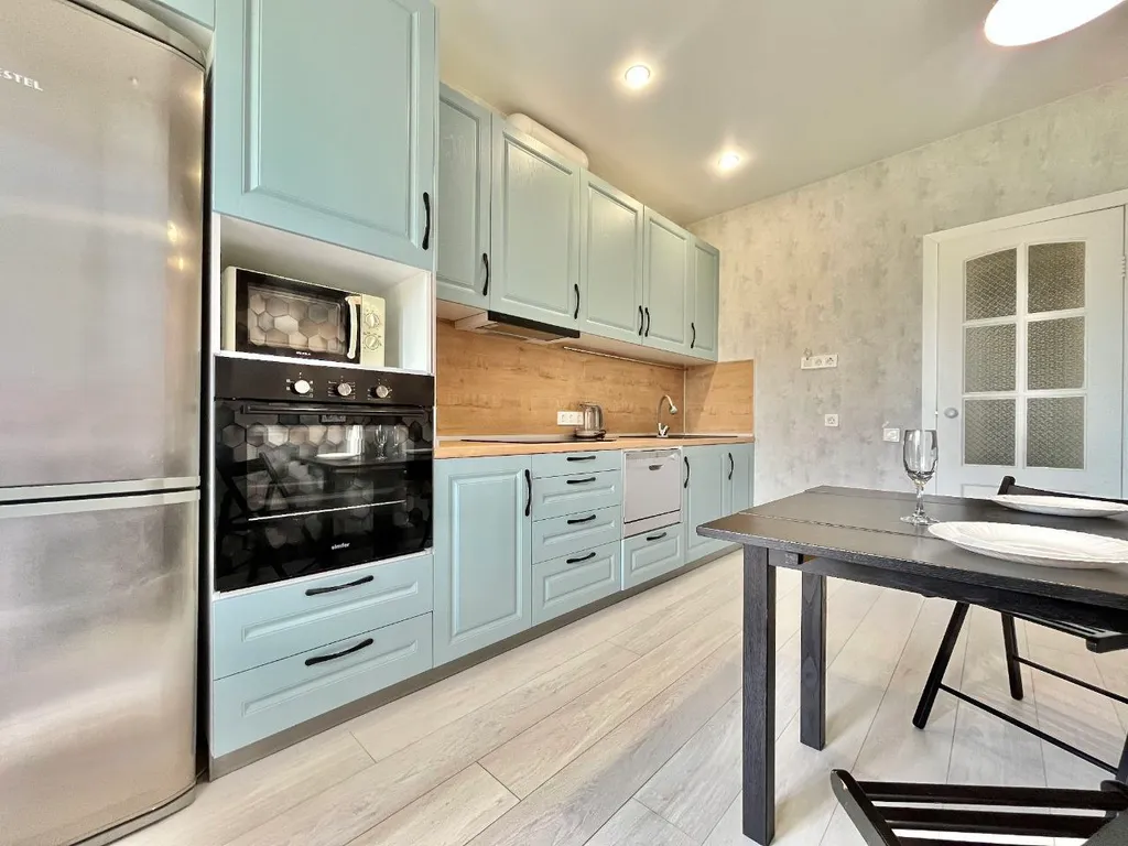 Уютная квартира рядом с ДС Молот