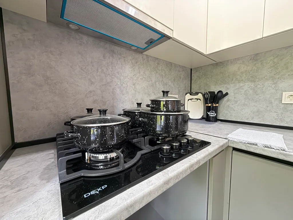 Новая евротрешка толтый мыс 5-7 мин до моря