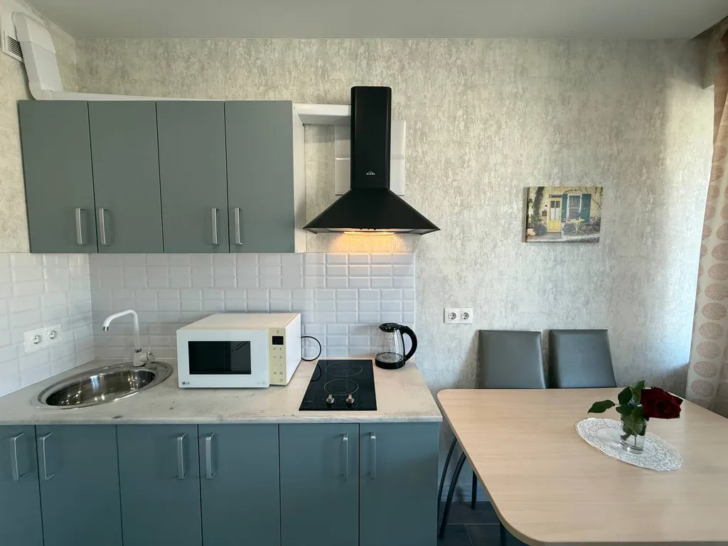 Двухкомнатная квартира с видом на море, на территории бассейн, детские