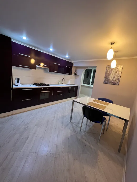 Уютная квартира с красивым ремонтом — аренда посуточно в Брянск