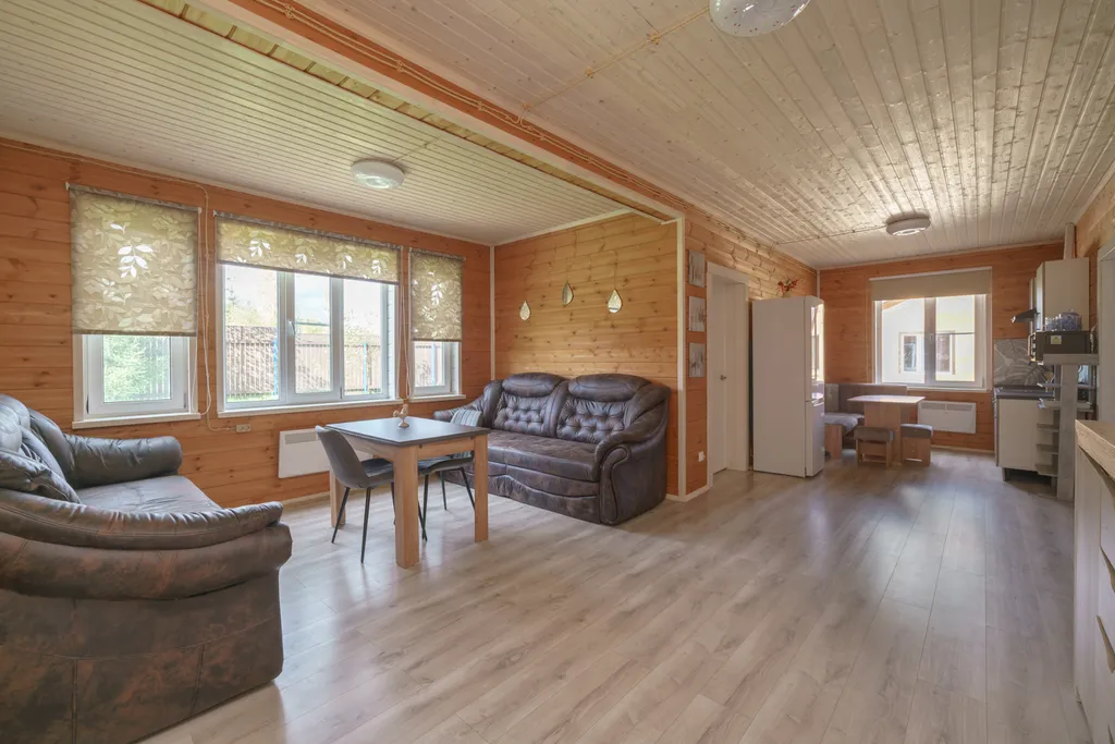 Новый коттедж для отдыха у реки с бассейном и баней