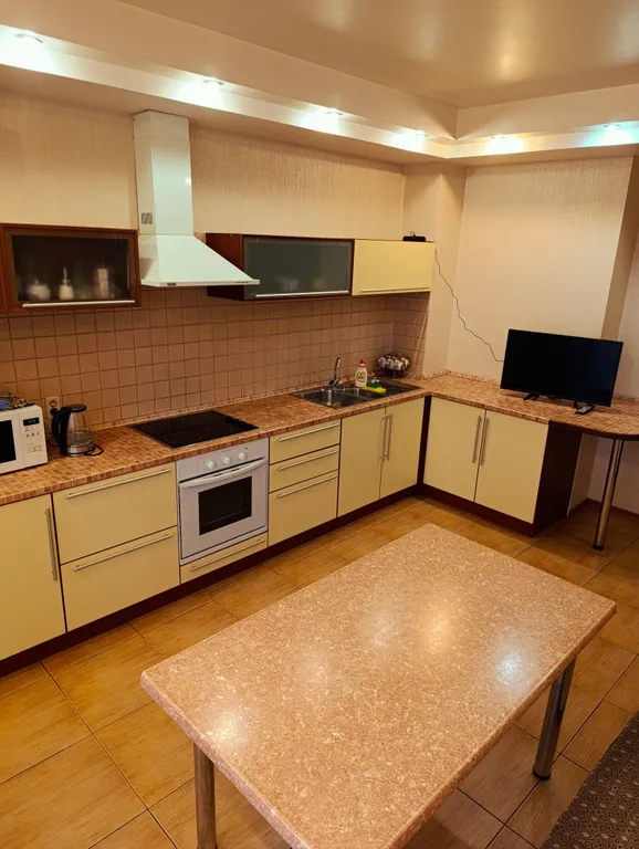 Квартира с видом на мост Дружбы