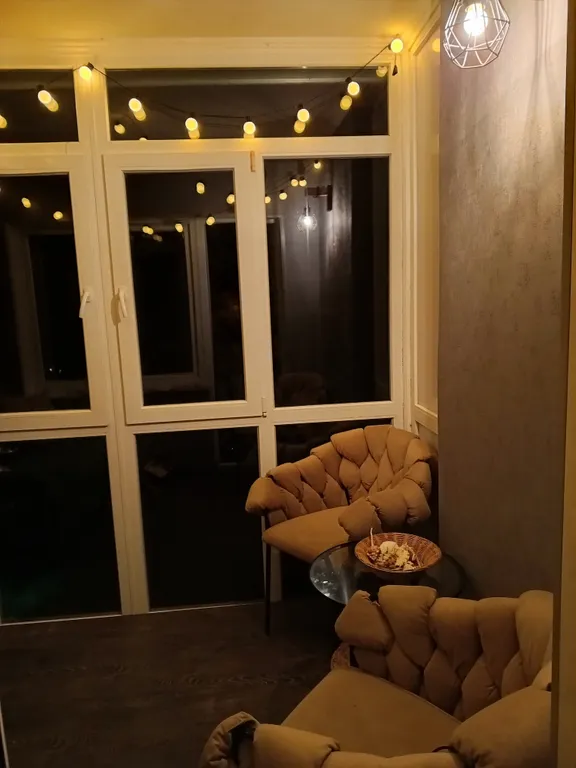 Шикарная двушка с панорамным балконом!