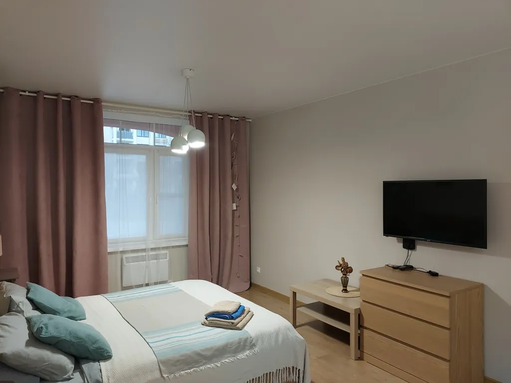 Уютная квартира с отдельным входом в ЖК Кипарис