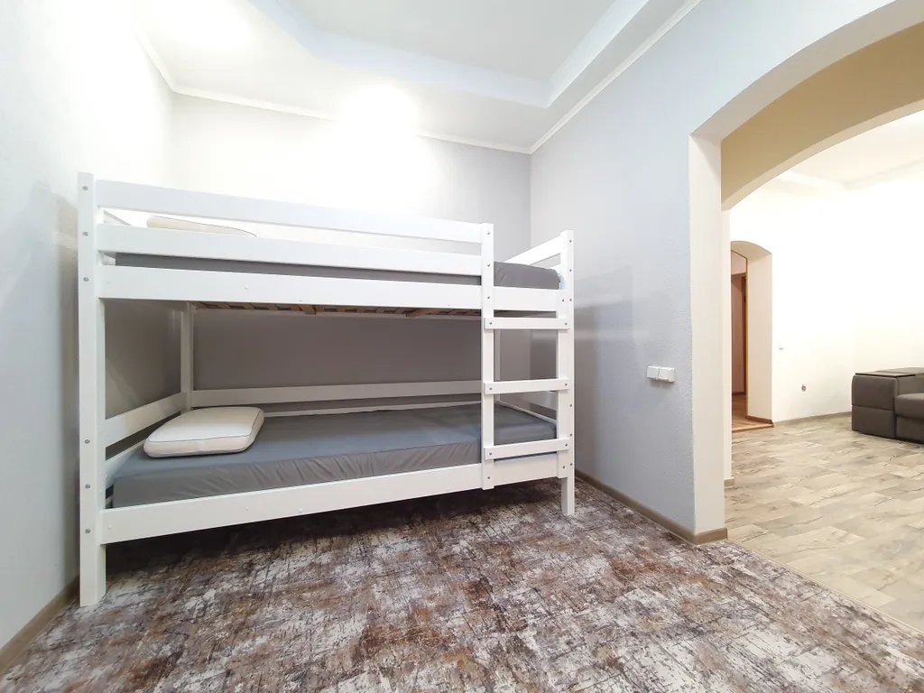 Четырёхкомнатный дом в черте города