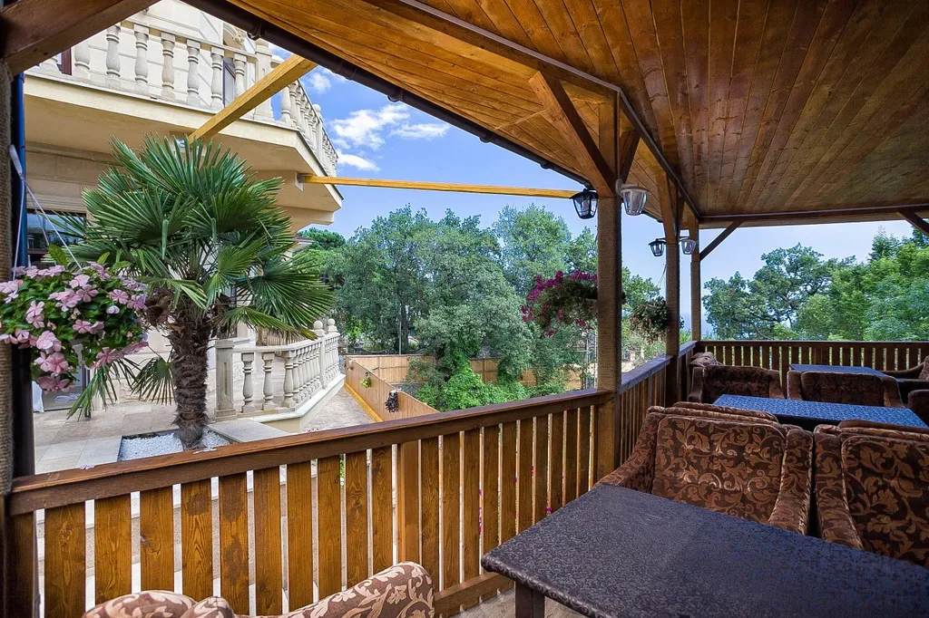 Коттедж Особняк в сосновом лесу с панорамным видом на море, горы — Восход