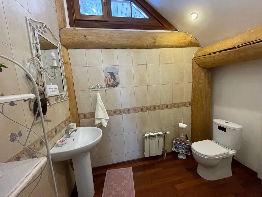 Большой дом у реки с баней в 2 часах от СПб